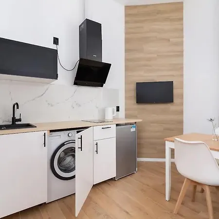 F-u-c-k Apartment *