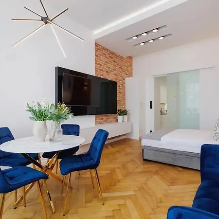F-u-c-k Apartment *