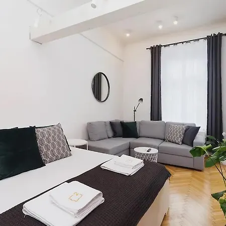 F-u-c-k Apartment *
